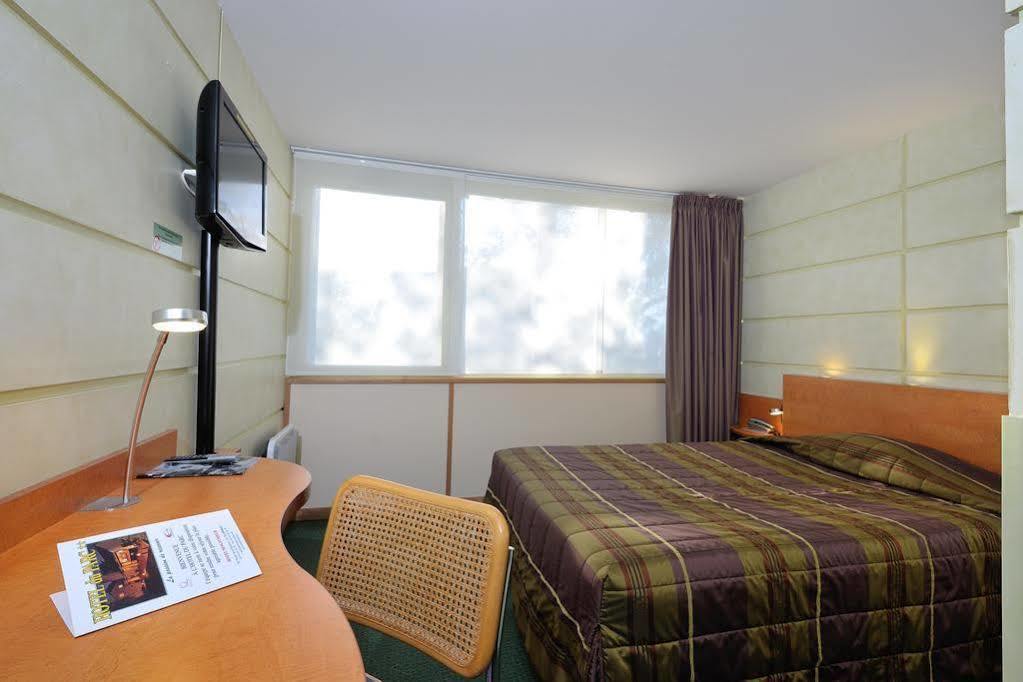 Hotel Du Parc Nantes Ouest أورفول المظهر الخارجي الصورة
